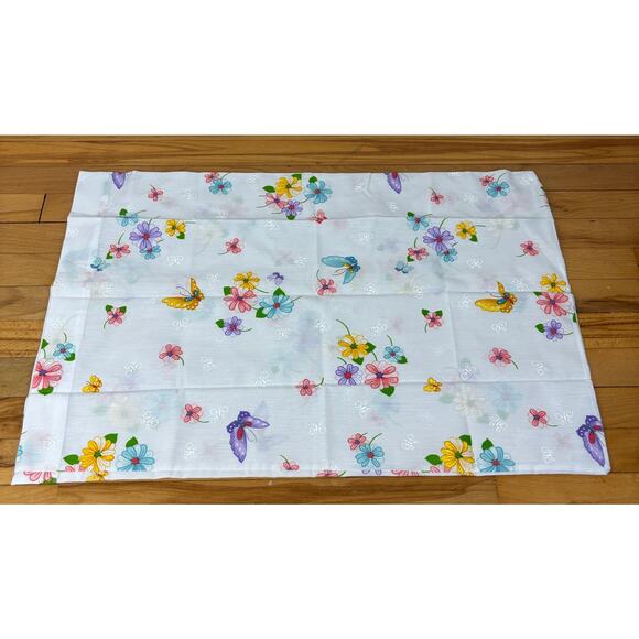 Thomaston No Iron Standard Pillow Cases- set 2 NEW Butterfly Floral cottage twee - Picture 2 of 6